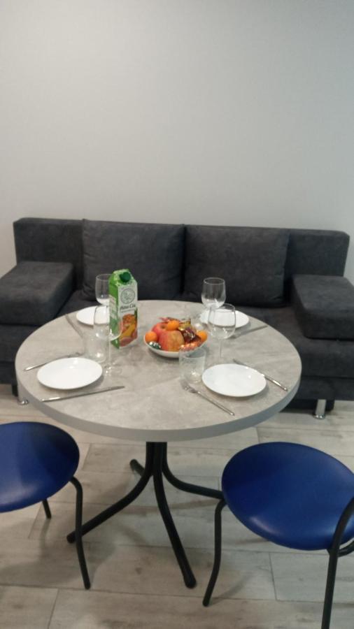 Apartament Yescity! Uzhhorod Bagian luar foto