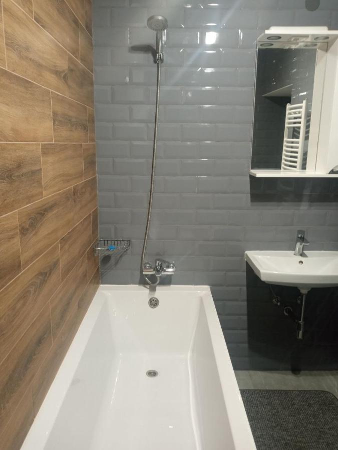 Apartament Yescity! Uzhhorod Bagian luar foto