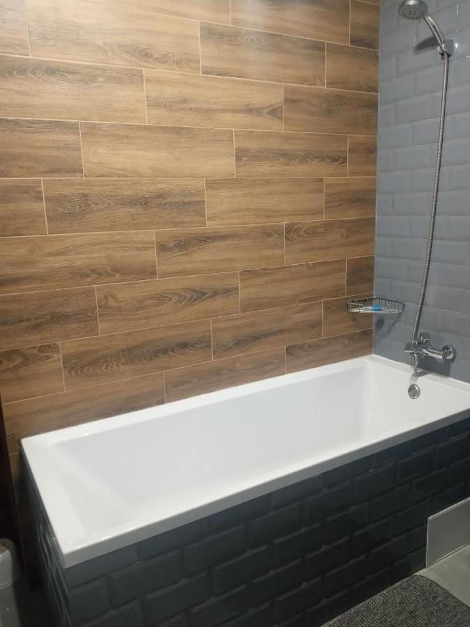 Apartament Yescity! Uzhhorod Bagian luar foto